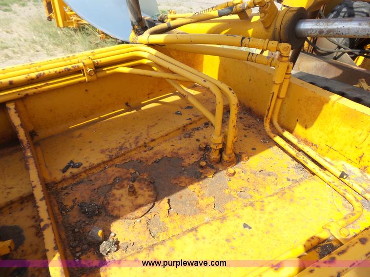 image for item DA2762 1985 Mitsubishi MG500 motor grader