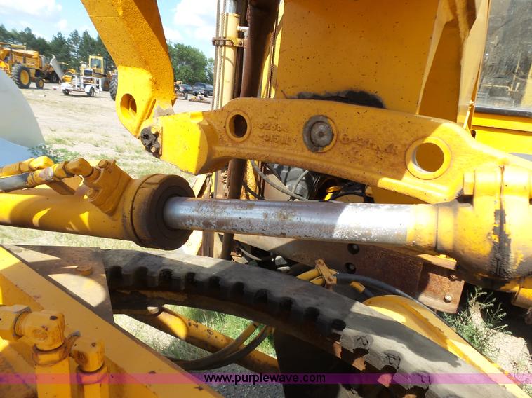 image for item DA2762 1985 Mitsubishi MG500 motor grader