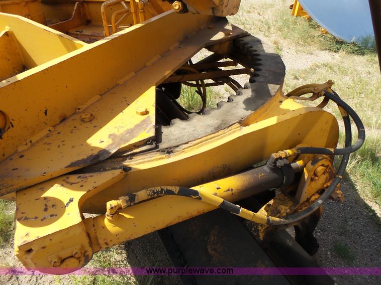 image for item DA2762 1985 Mitsubishi MG500 motor grader