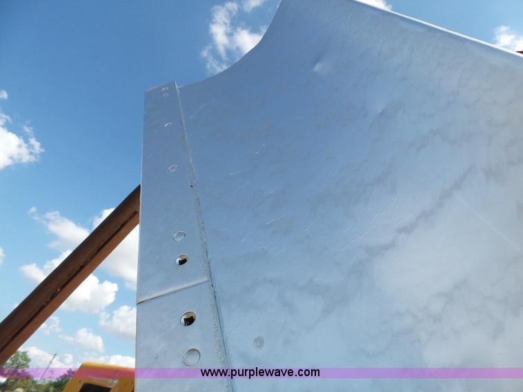 image for item DA2762 1985 Mitsubishi MG500 motor grader