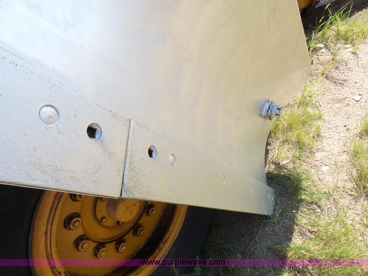 image for item DA2762 1985 Mitsubishi MG500 motor grader