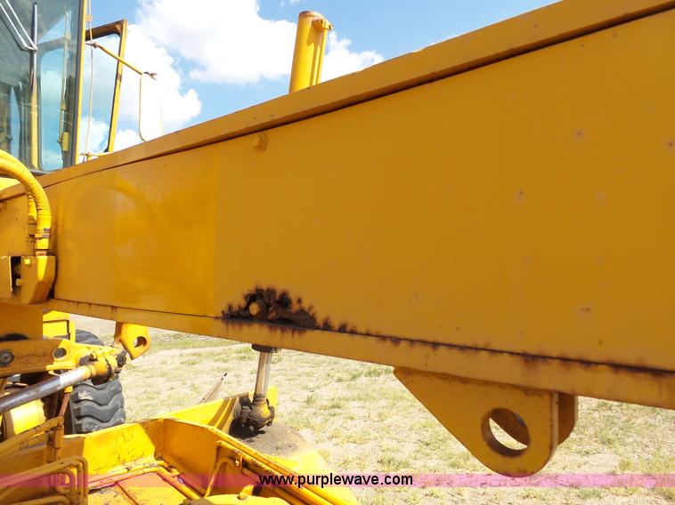 image for item DA2762 1985 Mitsubishi MG500 motor grader