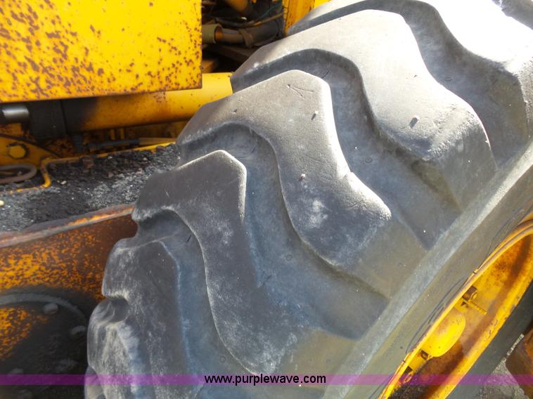 image for item DA2762 1985 Mitsubishi MG500 motor grader