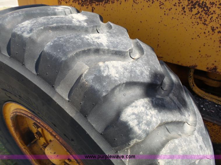 image for item DA2762 1985 Mitsubishi MG500 motor grader