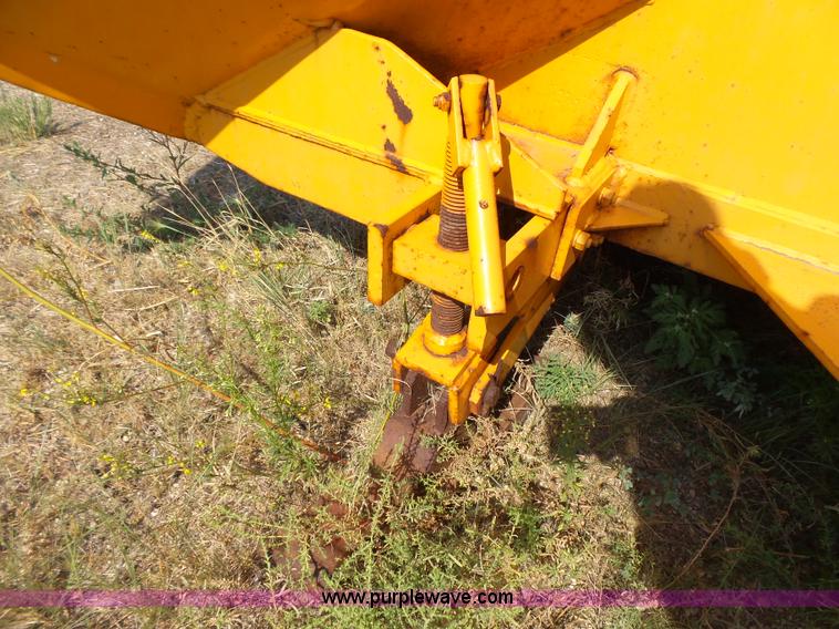 image for item DA2762 1985 Mitsubishi MG500 motor grader