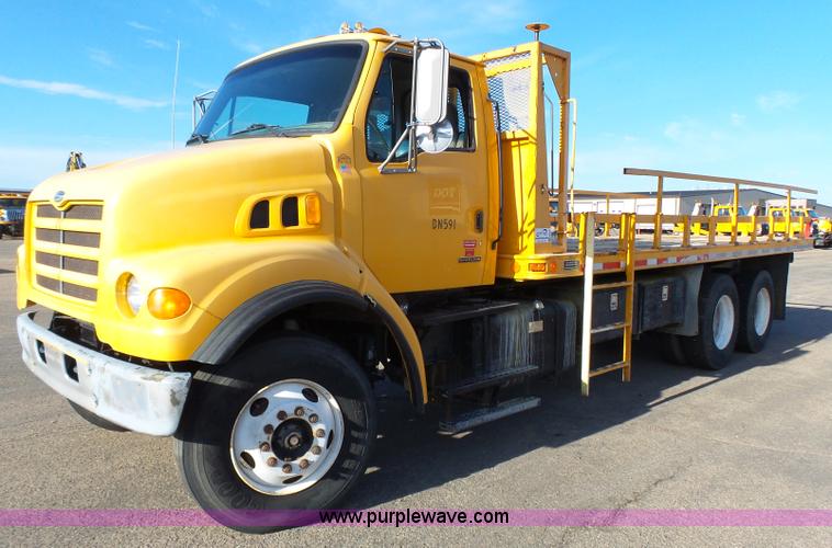 image for item DA2767 2000 Sterling L7501 flatbed truck