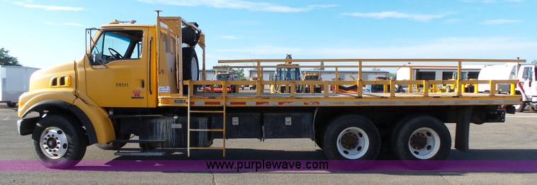 image for item DA2767 2000 Sterling L7501 flatbed truck