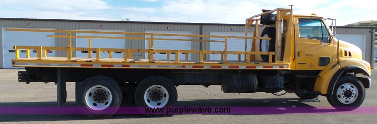 image for item DA2767 2000 Sterling L7501 flatbed truck