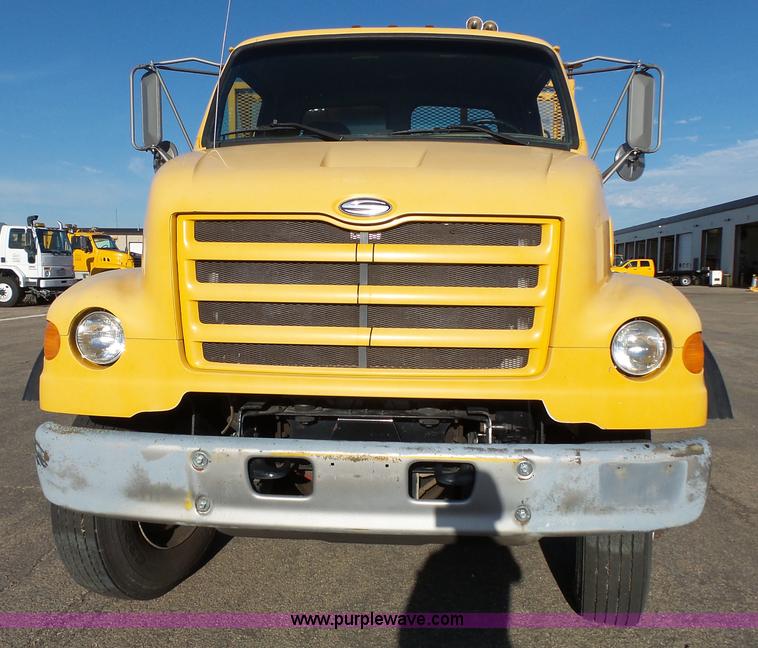 image for item DA2767 2000 Sterling L7501 flatbed truck