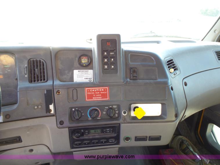 image for item DA2767 2000 Sterling L7501 flatbed truck