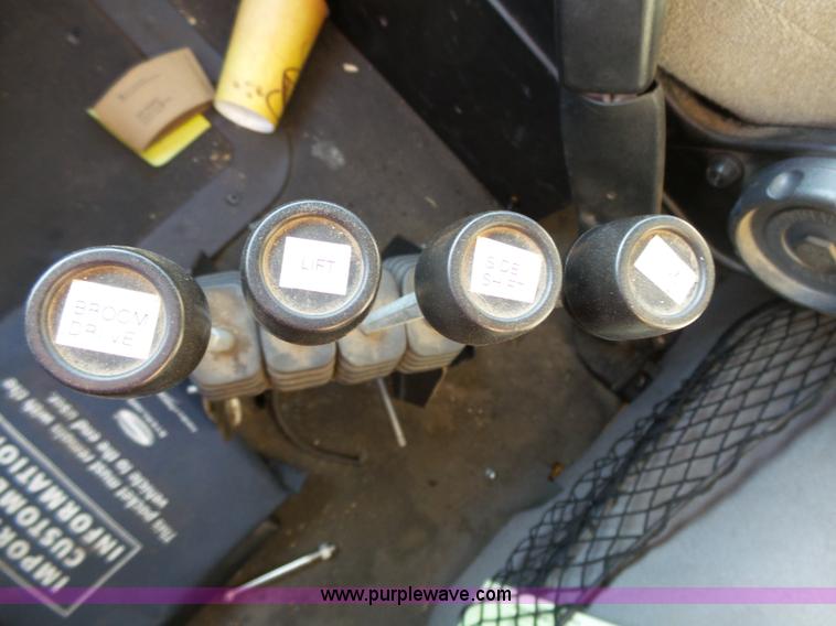 image for item DA2767 2000 Sterling L7501 flatbed truck