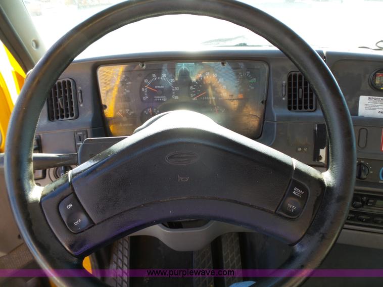 image for item DA2767 2000 Sterling L7501 flatbed truck