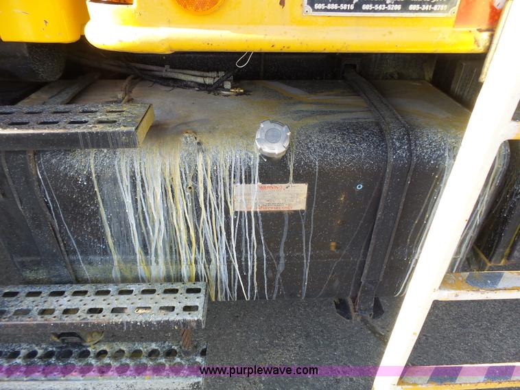 image for item DA2767 2000 Sterling L7501 flatbed truck