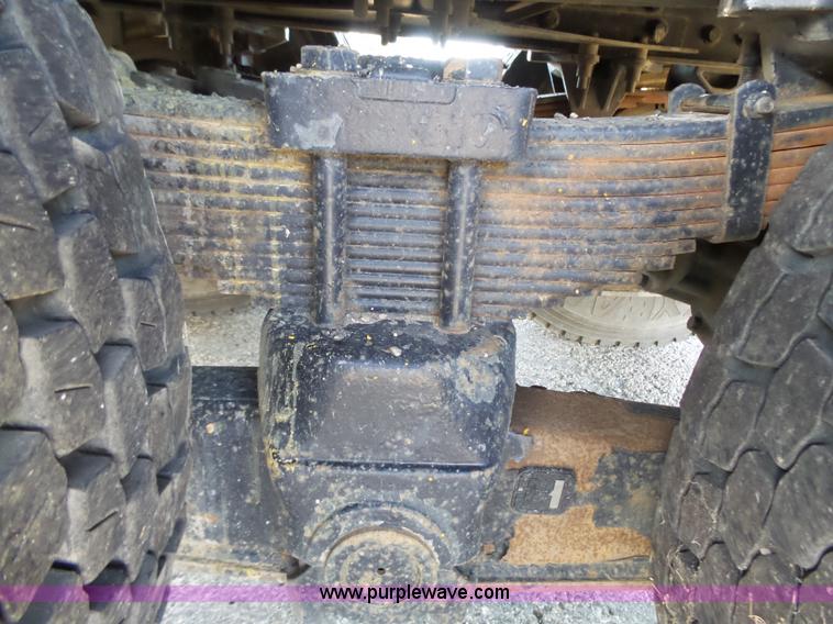 image for item DA2767 2000 Sterling L7501 flatbed truck