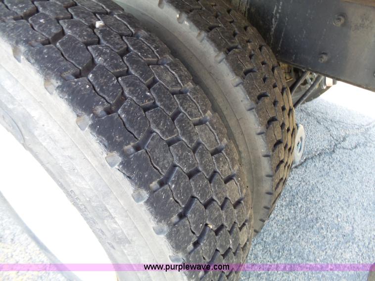 image for item DA2767 2000 Sterling L7501 flatbed truck