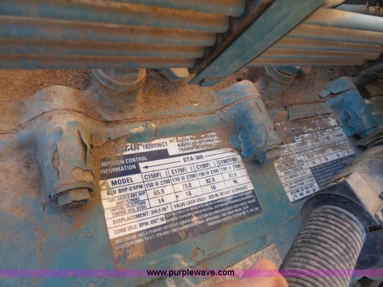 image for item DA2768 1993 International 4800 drilling rig truck