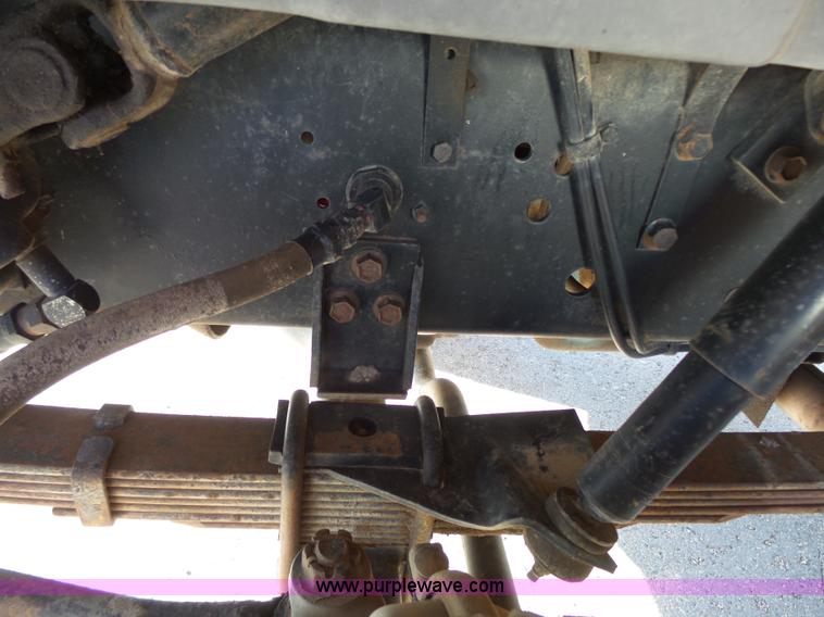 image for item DA2768 1993 International 4800 drilling rig truck