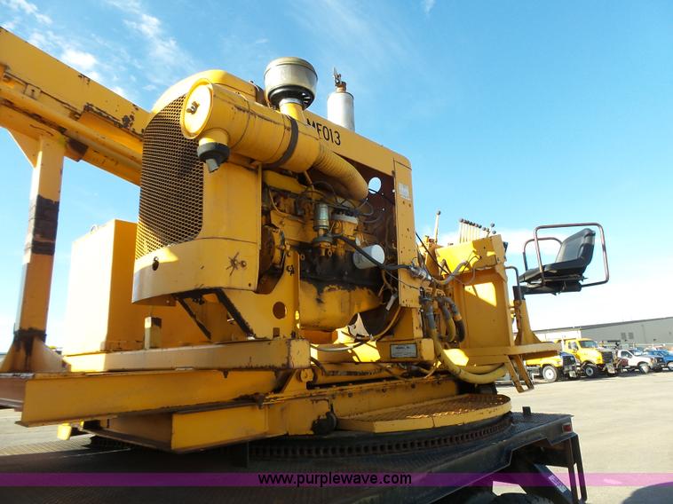 image for item DA2768 1993 International 4800 drilling rig truck