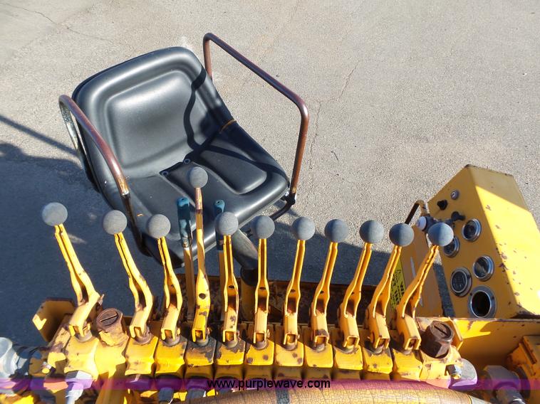 image for item DA2768 1993 International 4800 drilling rig truck