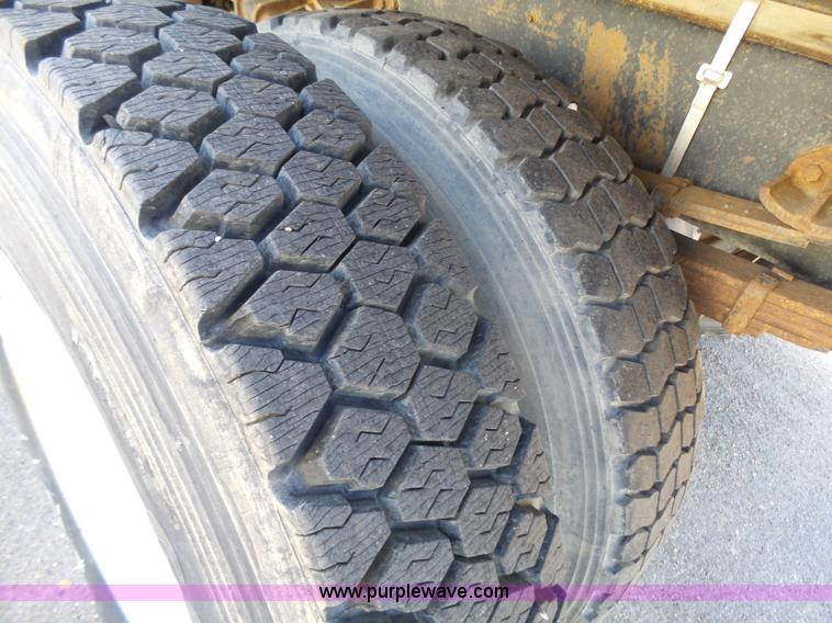 image for item DA2768 1993 International 4800 drilling rig truck