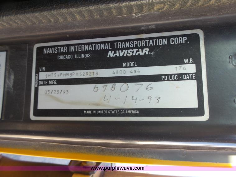 image for item DA2768 1993 International 4800 drilling rig truck