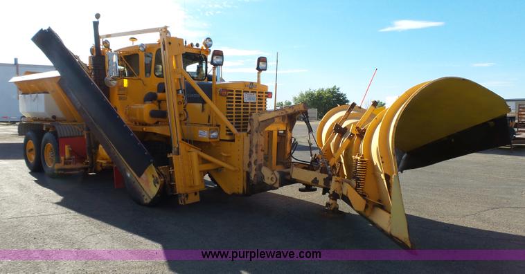 image for item DA2769 1987 Oshkosh P25261 dump truck