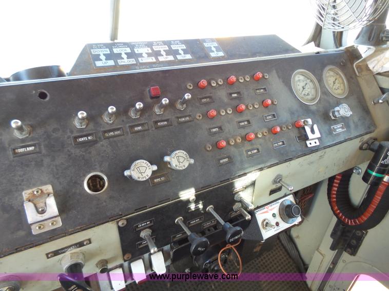 image for item DA2769 1987 Oshkosh P25261 dump truck