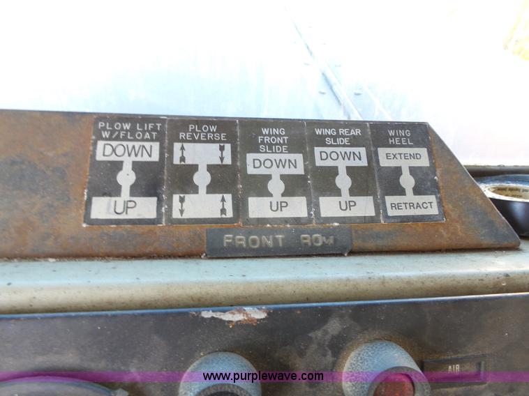 image for item DA2769 1987 Oshkosh P25261 dump truck