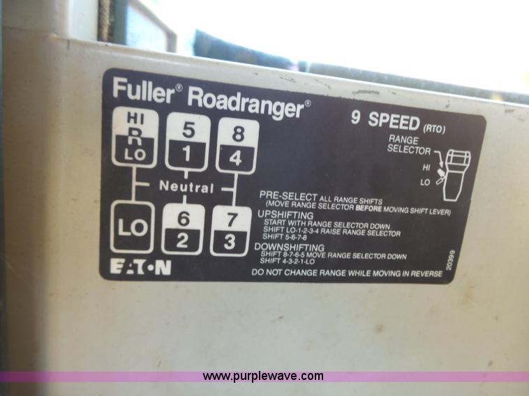 image for item DA2769 1987 Oshkosh P25261 dump truck