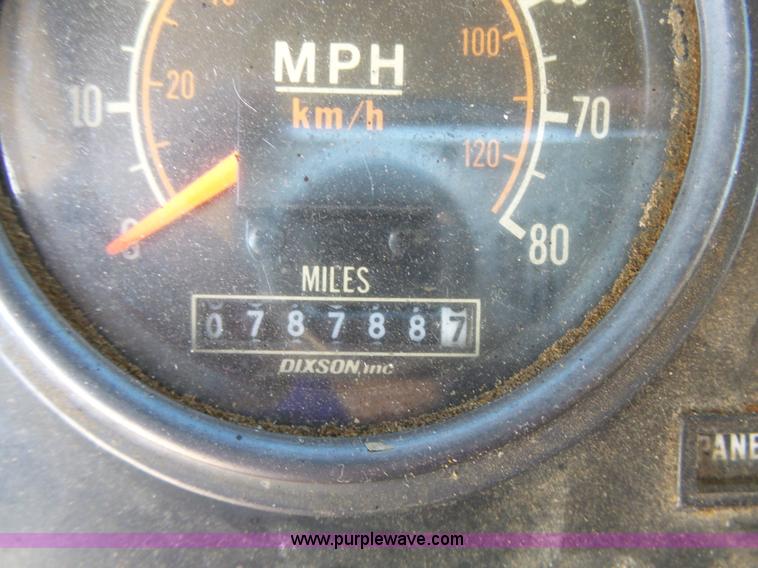 image for item DA2769 1987 Oshkosh P25261 dump truck