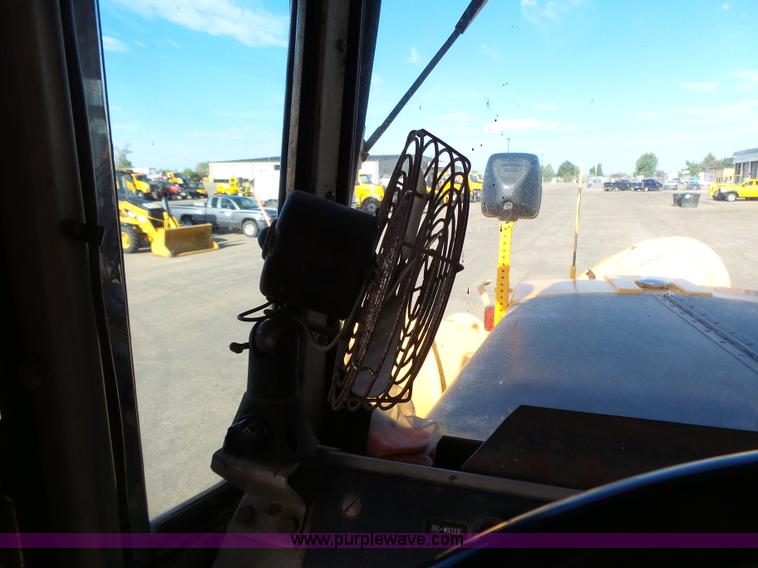 image for item DA2769 1987 Oshkosh P25261 dump truck