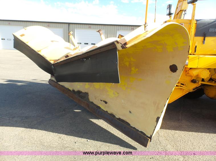 image for item DA2769 1987 Oshkosh P25261 dump truck