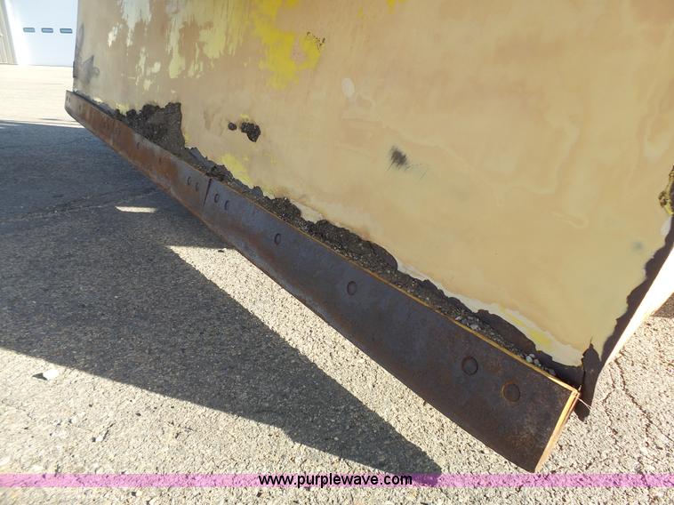 image for item DA2769 1987 Oshkosh P25261 dump truck