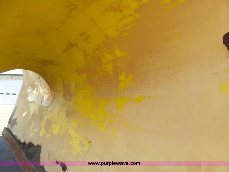 image for item DA2769 1987 Oshkosh P25261 dump truck