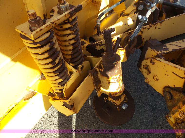 image for item DA2769 1987 Oshkosh P25261 dump truck