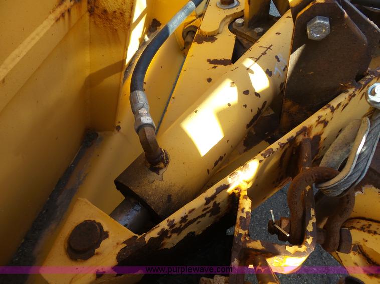 image for item DA2769 1987 Oshkosh P25261 dump truck