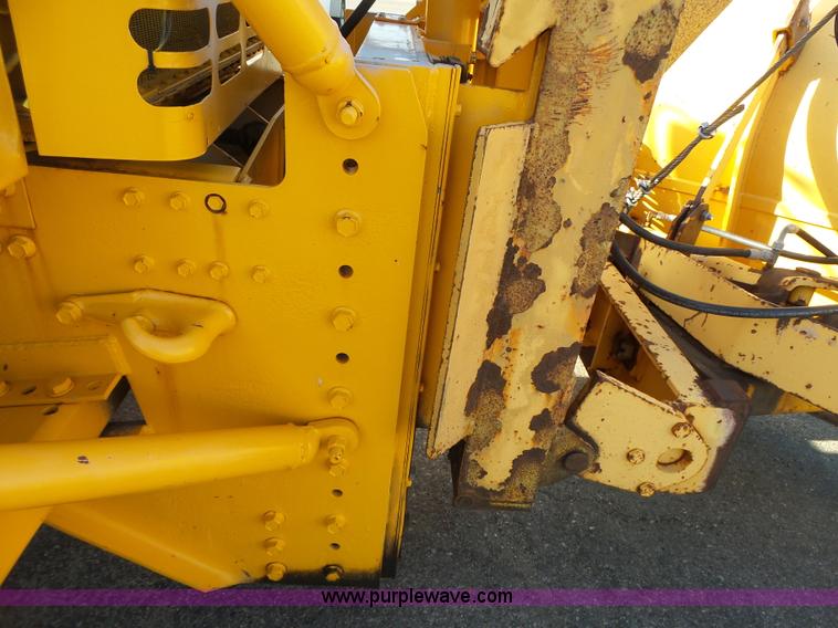 image for item DA2769 1987 Oshkosh P25261 dump truck