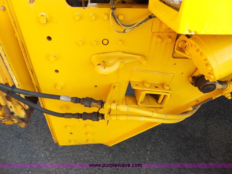 image for item DA2769 1987 Oshkosh P25261 dump truck