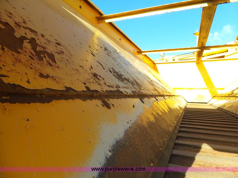 image for item DA2769 1987 Oshkosh P25261 dump truck