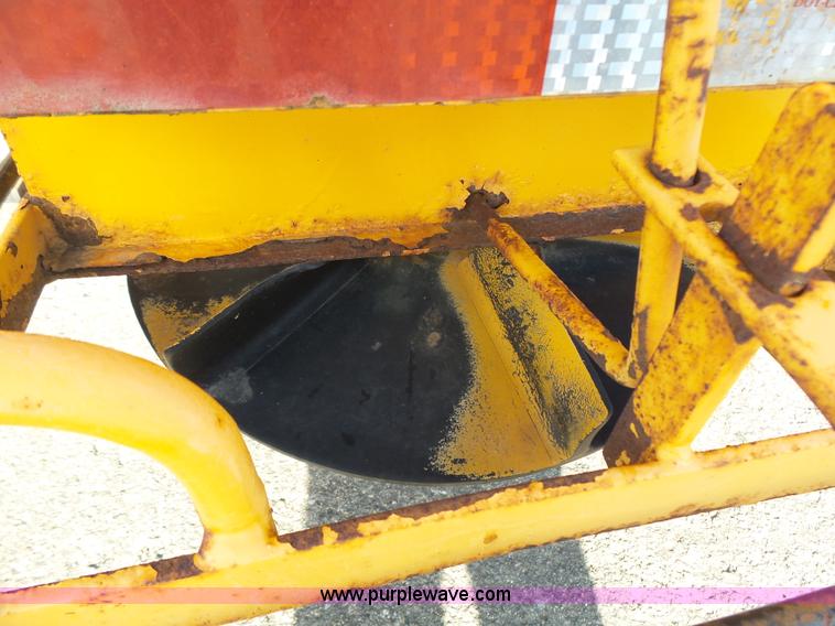 image for item DA2769 1987 Oshkosh P25261 dump truck