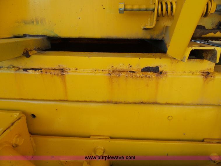 image for item DA2769 1987 Oshkosh P25261 dump truck