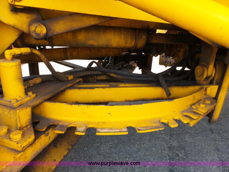 image for item DA2769 1987 Oshkosh P25261 dump truck