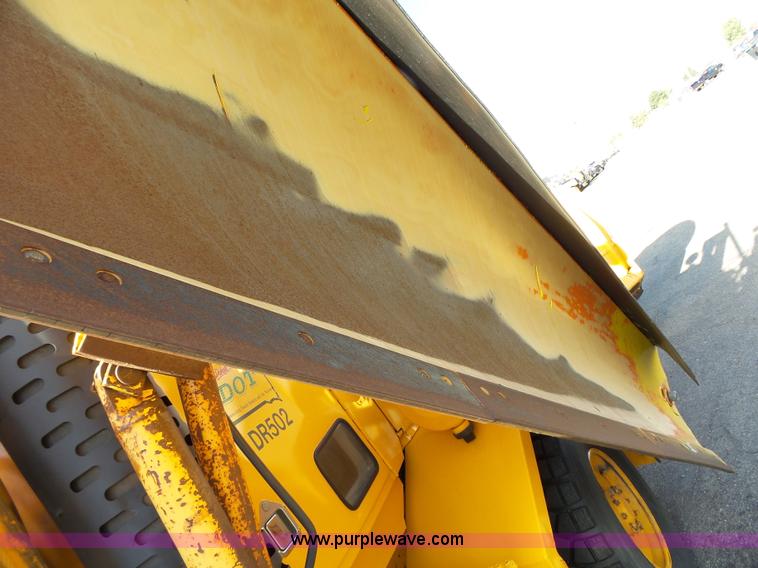 image for item DA2769 1987 Oshkosh P25261 dump truck