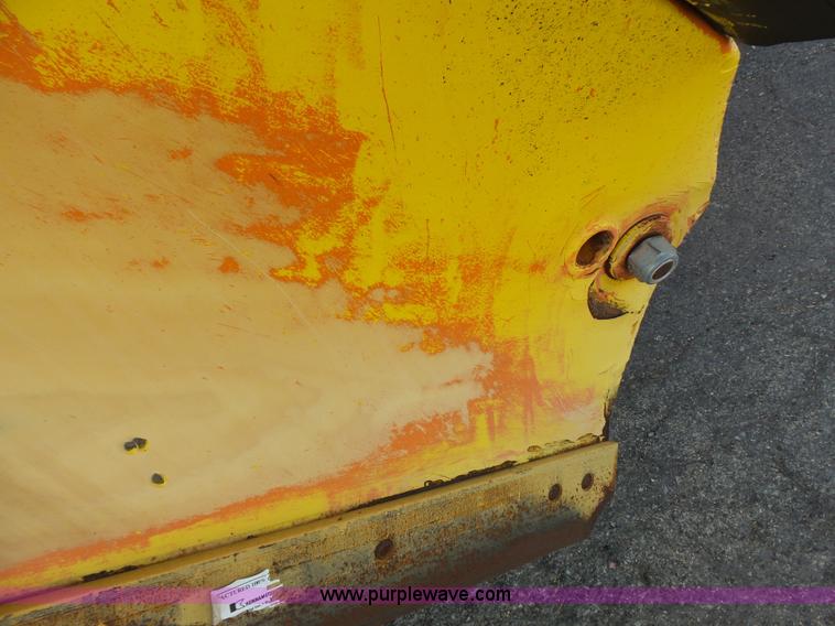 image for item DA2769 1987 Oshkosh P25261 dump truck