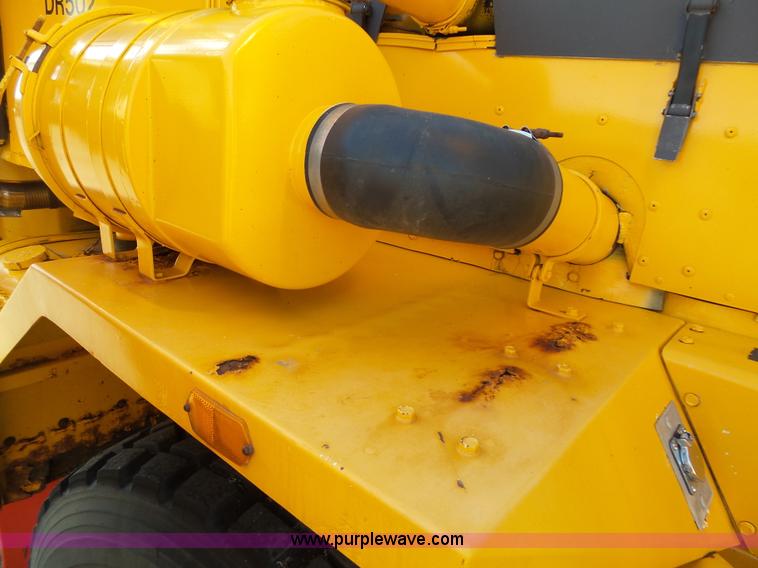 image for item DA2769 1987 Oshkosh P25261 dump truck