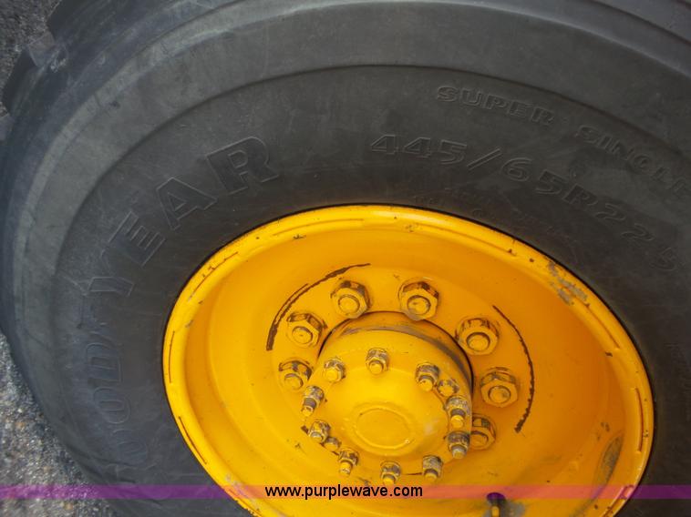 image for item DA2769 1987 Oshkosh P25261 dump truck