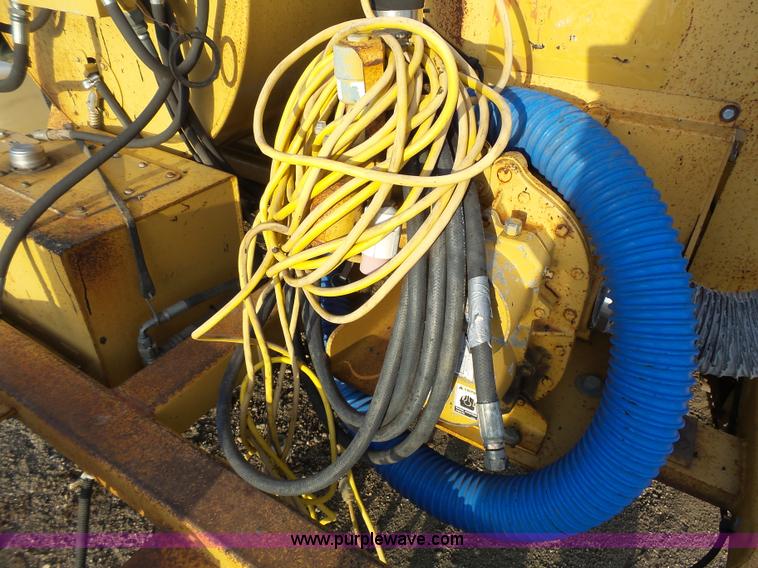 image for item DA2771 Rosco RA200 pot hole patcher