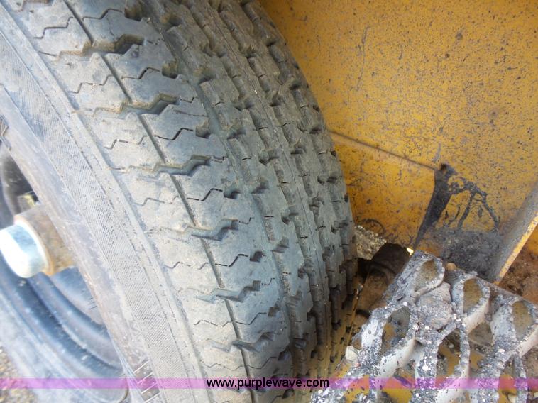 image for item DA2771 Rosco RA200 pot hole patcher