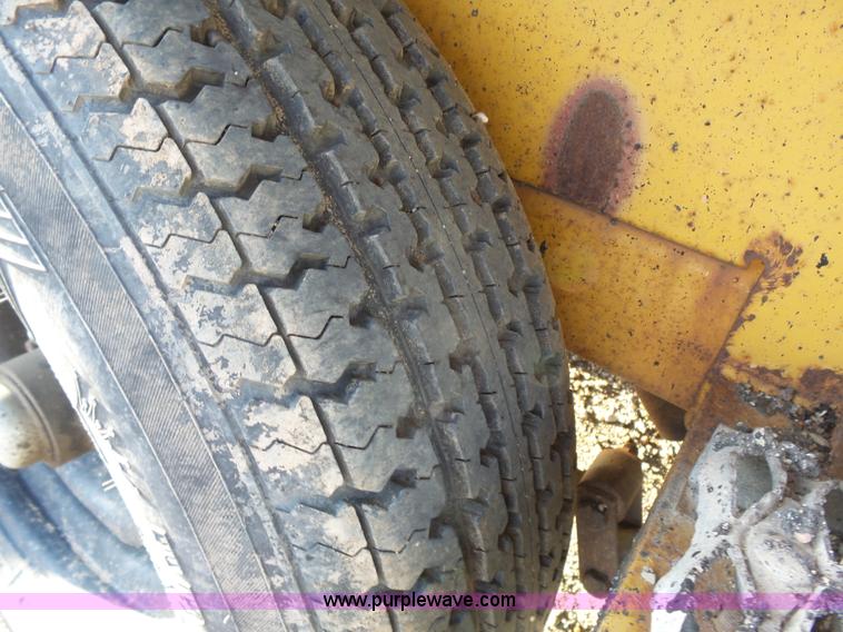 image for item DA2771 Rosco RA200 pot hole patcher