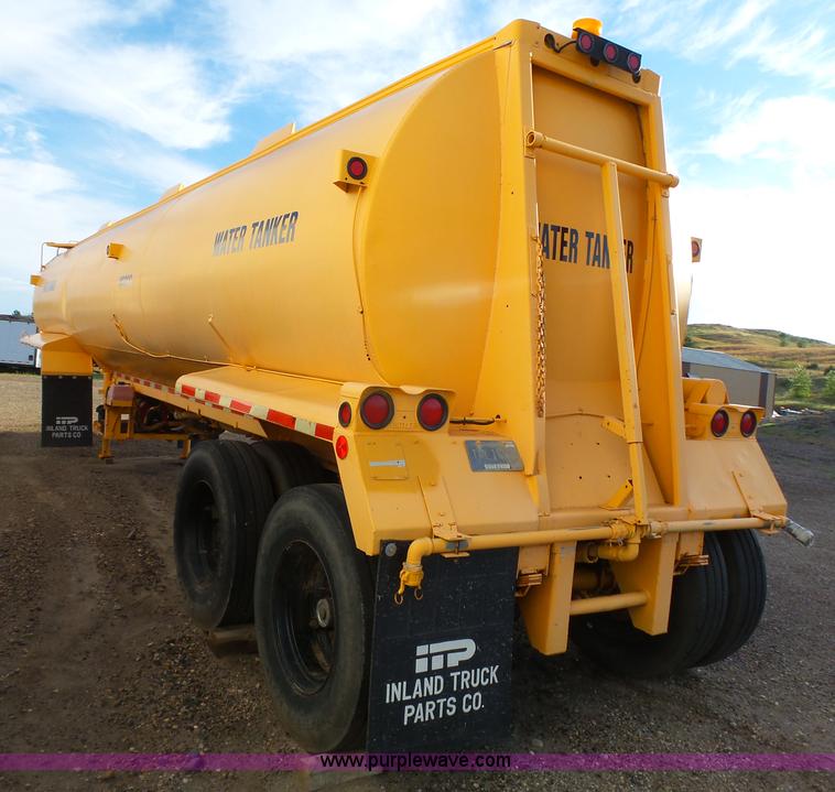 image for item DA2773 1957 Butler H9200 tank trailer